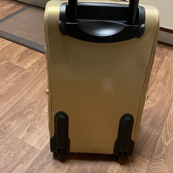 unique luggage Betsy Johnson, Gold, tone and gold studs with shoulder strap. - Picture 12 of 16